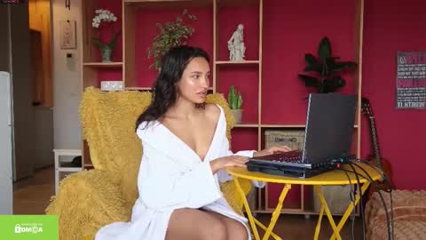 Snapshot of tia_j chatting on 11/10/25, 07:18 tia_j online show from 11/10/25, 07:18