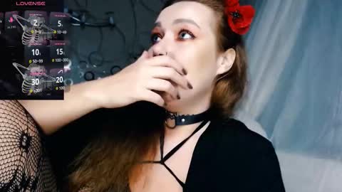 Snapshot of tia_meow chatting on 10/30/25, 08:09 tiameow online show from 10/30/25, 08:09