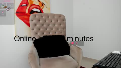 Snapshot of tiago_hannah chatting on 10/02/25, 12:12 carolina online show from 10/02/25, 12:12