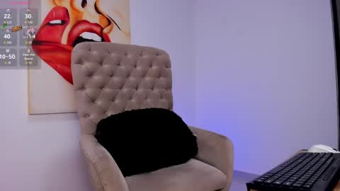 Snapshot of tiago_hannah chatting on 10/03/25, 12:18 carolina online show from 10/03/25, 12:18