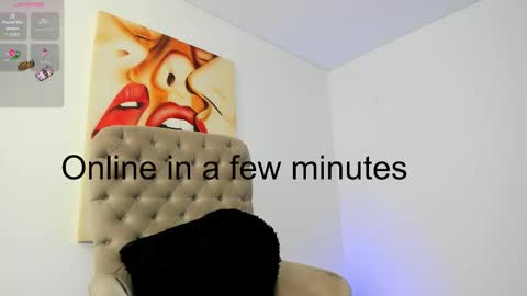 Snapshot of tiago_hannah chatting on 10/12/25, 12:15 carolina online show from 10/12/25, 12:15