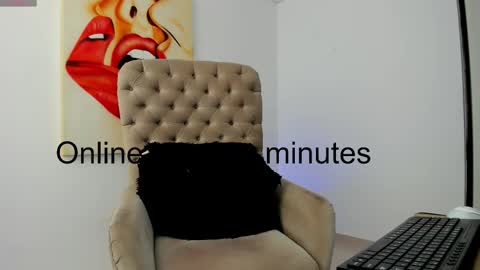 Snapshot of tiago_hannah chatting on 11/01/25, 08:33 carolina online show from 11/01/25, 08:33