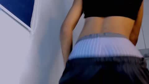 Snapshot of tiago_xxx_ chatting on 10/18/25, 10:54 tiago_xxx_ online show from 10/18/25, 10:54