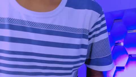 Snapshot of tiago_xxx_ chatting on 10/23/25, 10:41 tiago_xxx_ online show from 10/23/25, 10:41