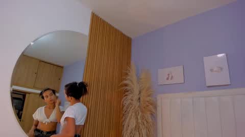 Snapshot of tiana_glowxxx chatting on 10/08/25, 11:52 Tiana online show from 10/08/25, 11:52