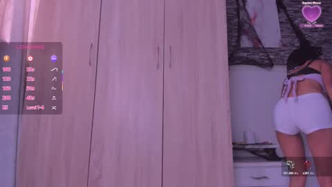 Snapshot of tiana_glowxxx chatting on 10/14/25, 01:23 Tiana online show from 10/14/25, 01:23