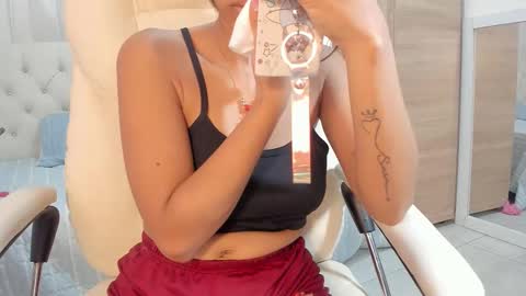 Snapshot of tiana_glowxxx chatting on 10/30/25, 12:17 Tiana online show from 10/30/25, 12:17