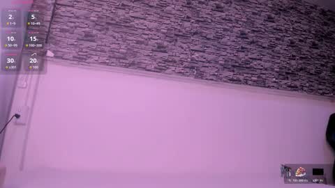 Snapshot of tiana_glowxxx chatting on 11/04/25, 12:04 Tiana online show from 11/04/25, 12:04