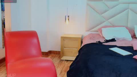 Snapshot of tiana_rosse_ chatting on 02/22/25, 11:57 tiana_rosse_ online show from 02/22/25, 11:57