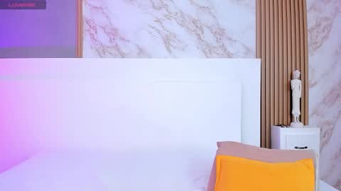 tianaglow4 online show from 10/18/25, 12:06