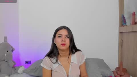 Snapshot of tianaglow44 chatting on 06/14/26, 05:04 T I A N A online show from 06/14/26, 05:04