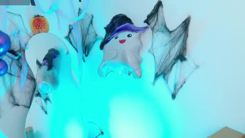 Tiana Le online show from 10/23/25, 09:46