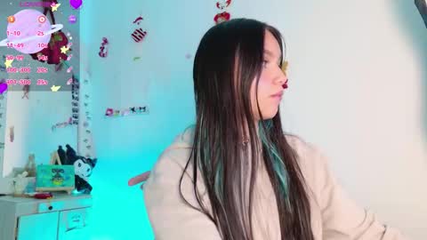 Tiana Le online show from 11/18/25, 05:12