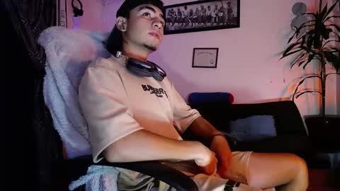 Snapshot of tiancam chatting on 04/08/26, 02:44 TIAN online show from 04/08/26, 02:44