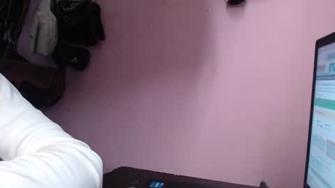 Snapshot of tianiiss_sweet chatting on 11/26/25, 06:20 Tiana online show from 11/26/25, 06:20