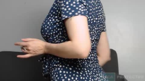 TIANNA online show from 10/28/25, 04:49