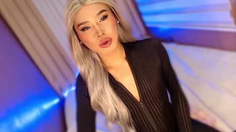 Snapshot of tiara_perezx chatting on 09/30/25, 06:02 Sam online show from 09/30/25, 06:02