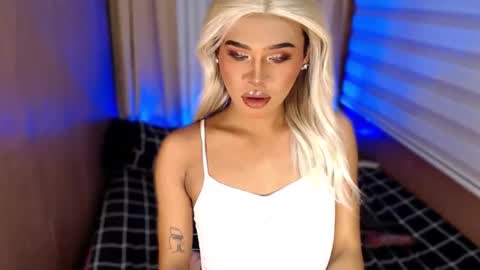 Snapshot of tiara_perezx chatting on 10/11/25, 06:50 Sam online show from 10/11/25, 06:50