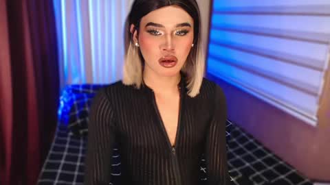 Snapshot of tiara_perezx chatting on 11/10/25, 07:24 Sam online show from 11/10/25, 07:24