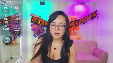 Snapshot of tiara_r chatting on 11/03/25, 07:37 Tiara online show from 11/03/25, 07:37