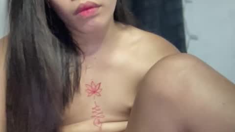 Snapshot of tiaragodhere chatting on 11/26/25, 12:33 Ms. Tiara online show from 11/26/25, 12:33