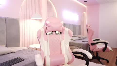 TIARA  online show from 06/10/26, 01:43