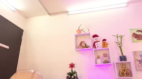 Snapshot of tiarha_ chatting on 11/17/25, 03:34 Tiarha online show from 11/17/25, 03:34