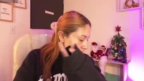 Snapshot of tiarha_ chatting on 12/05/25, 03:48 Tiarha online show from 12/05/25, 03:48