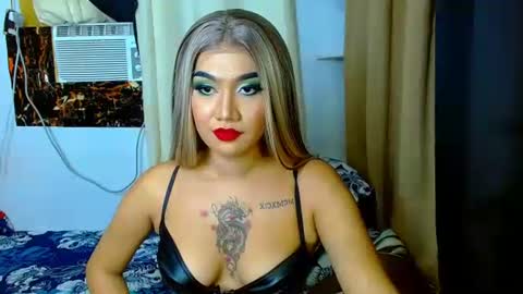 tiarrafoxs online show from 01/08/25, 10:06
