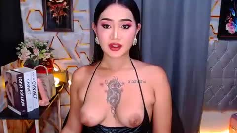 tiarrafoxs online show from 05/25/26, 12:00