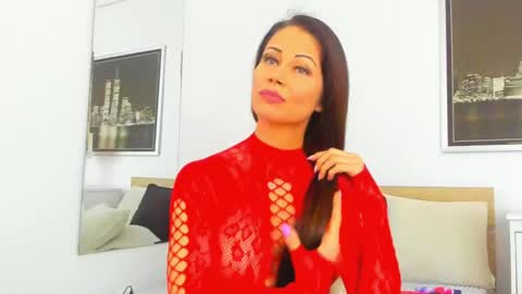 Tia Russell online show from 02/16/25, 09:27