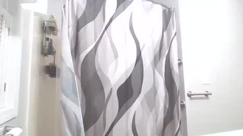 Snapshot of tiberiusblu chatting on 10/11/25, 12:21 tiberiusblu online show from 10/11/25, 12:21