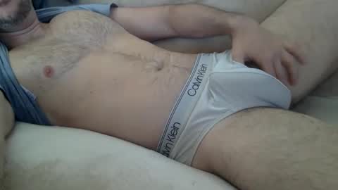 Snapshot of tiburonbeach39 chatting on 11/16/25, 12:11 Tiburonbeach online show from 11/16/25, 12:11