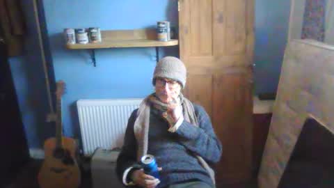 Snapshot of tiddles12345 chatting on 10/29/25, 03:47 tiddles12345 online show from 10/29/25, 03:47