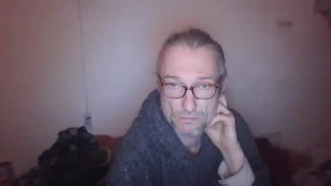 tiddles12345 online show from 12/18/25, 08:59