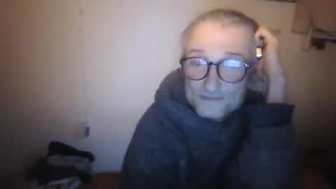 tiddles12345 online show from 05/13/26, 04:32