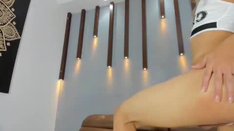 Snapshot of tifanny_doll01 chatting on 11/01/25, 09:39 tifanny_doll01 online show from 11/01/25, 09:39