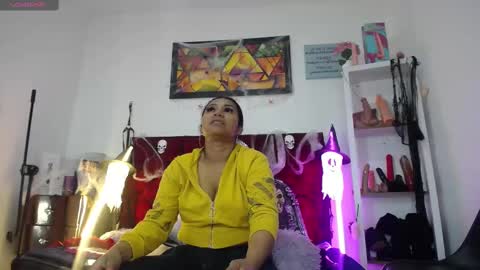 Snapshot of tifanny_nails chatting on 10/22/25, 12:27 Tifanny Nails  online show from 10/22/25, 12:27