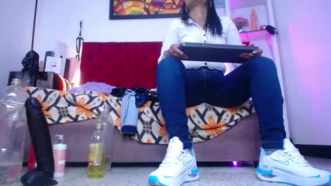 Snapshot of tifanny_nails chatting on 11/23/25, 01:44 Tifanny Nails online show from 11/23/25, 01:44