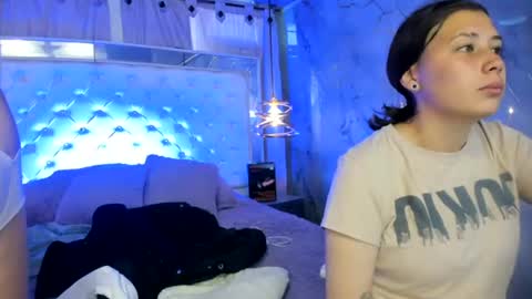 Tifanny y Vale online show from 07/23/26, 12:36