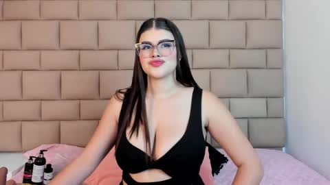 Snapshot of tifannyrosen chatting on 05/15/26, 11:50 Tifanny online show from 05/15/26, 11:50