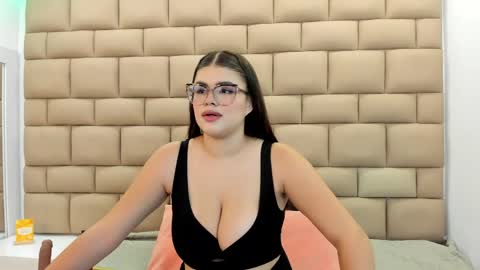 Snapshot of tifannyrosen chatting on 05/25/26, 11:49 Tifanny online show from 05/25/26, 11:49