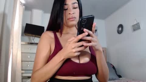 Snapshot of tifannyss chatting on 06/19/26, 03:27 tifannyss online show from 06/19/26, 03:27