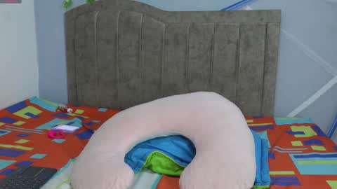 Estefana Ramrez online show from 11/05/25, 07:14