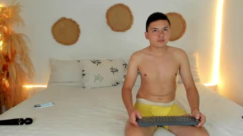 Snapshot of tifanyrossii chatting on 05/08/26, 01:22 tifanyrossii online show from 05/08/26, 01:22