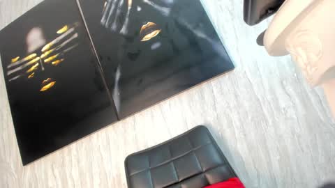 Snapshot of tiff_valentine chatting on 01/11/25, 05:10 Tiffany online show from 01/11/25, 05:10