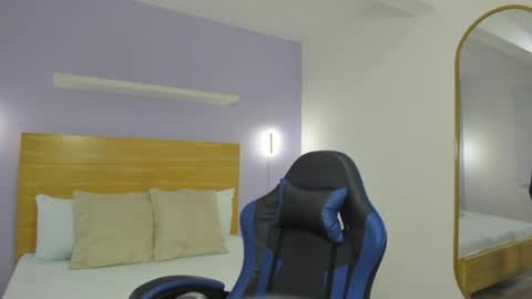 Snapshot of tiffanny_doll_ chatting on 05/04/26, 12:23 T I F F A N N Y online show from 05/04/26, 12:23