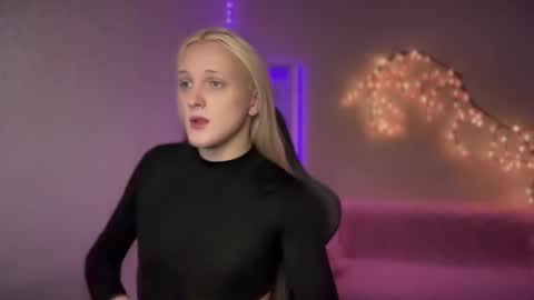 Amira online show from 10/30/25, 10:27