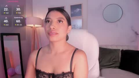 Snapshot of tiffany_low chatting on 10/16/25, 01:45 tiffany_low online show from 10/16/25, 01:45