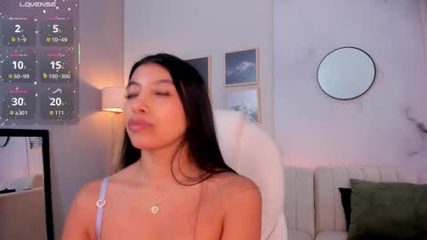 Snapshot of tiffany_low chatting on 11/20/25, 12:27 tiffany_low online show from 11/20/25, 12:27